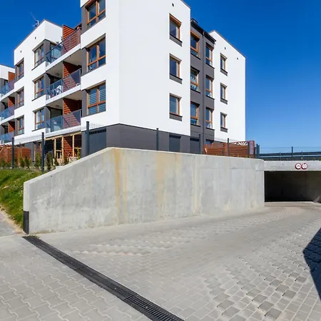 Modern With Parking And Balcony In By Renters *