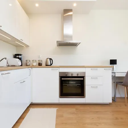 Modern With Parking And Balcony In By Renters غدينيا
