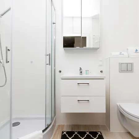 Modern With Parking And Balcony In By Renters شقة